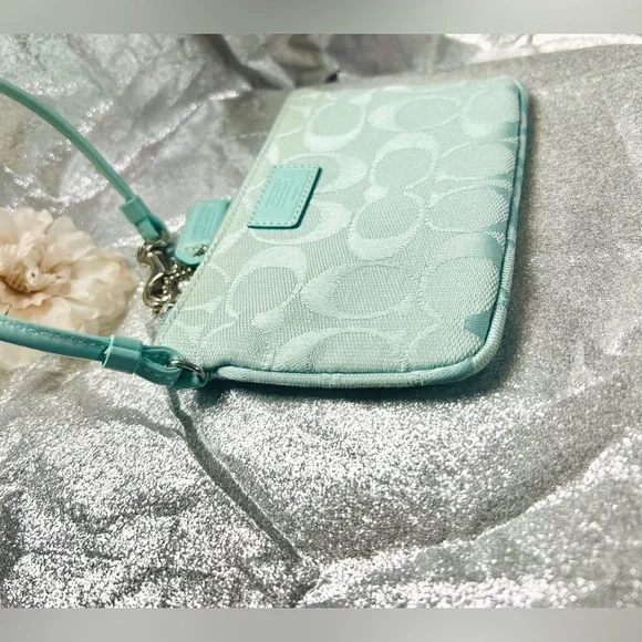 Coach Mint Green Signature Jacquard Wristlet - Picture 4 of 12
